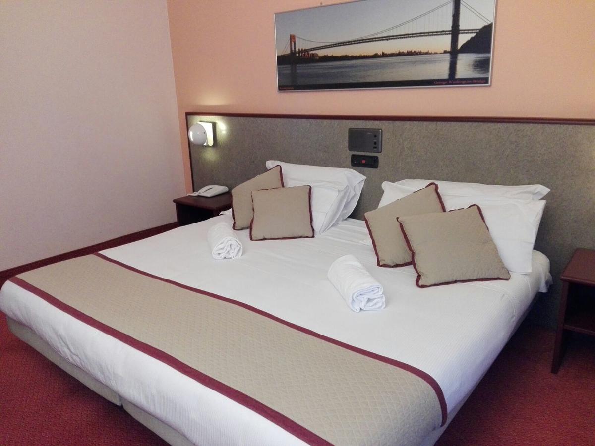 Gotha Hotel Turin Airport Ciriè Esterno foto
