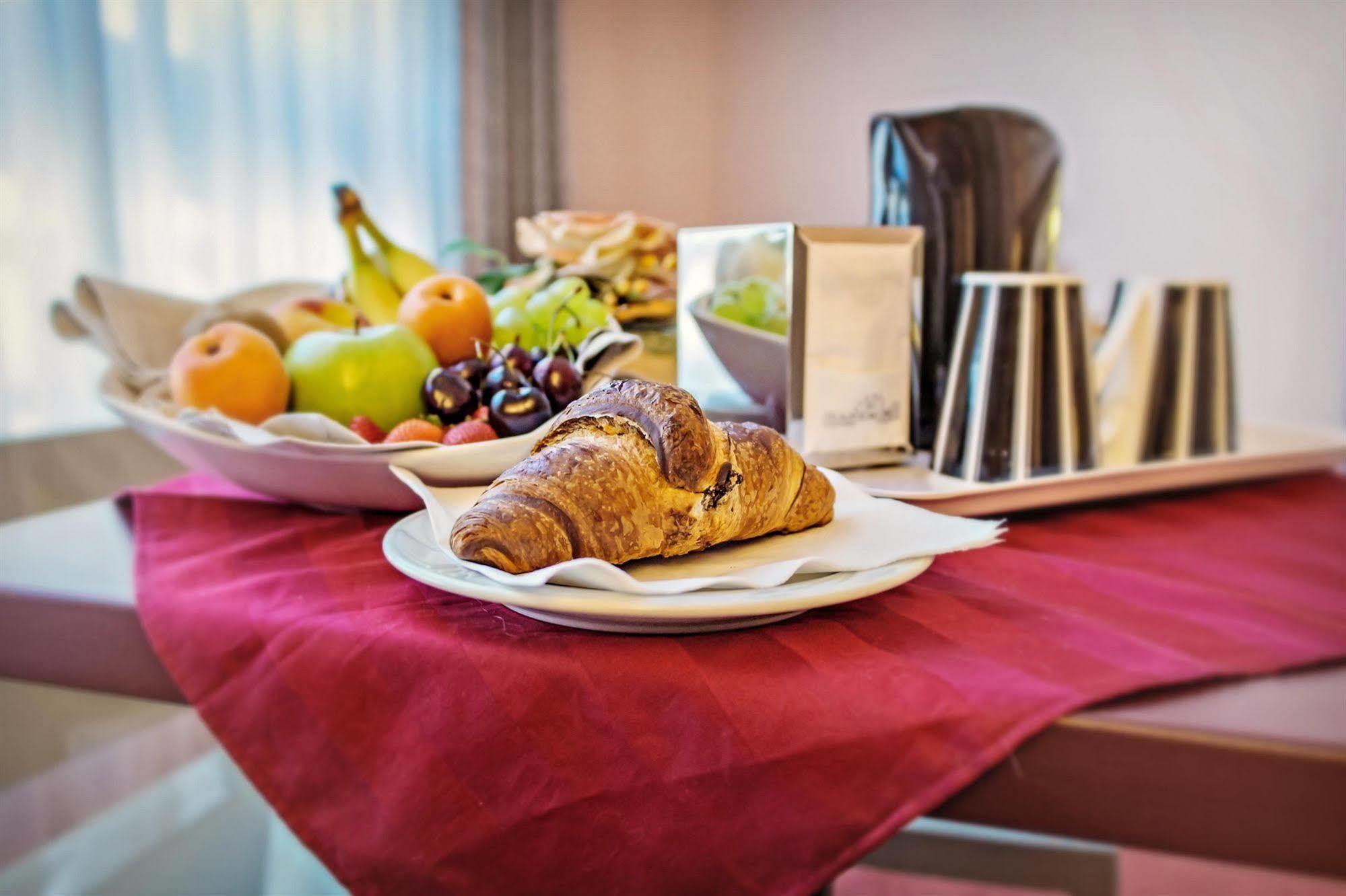 Gotha Hotel Turin Airport Ciriè Esterno foto