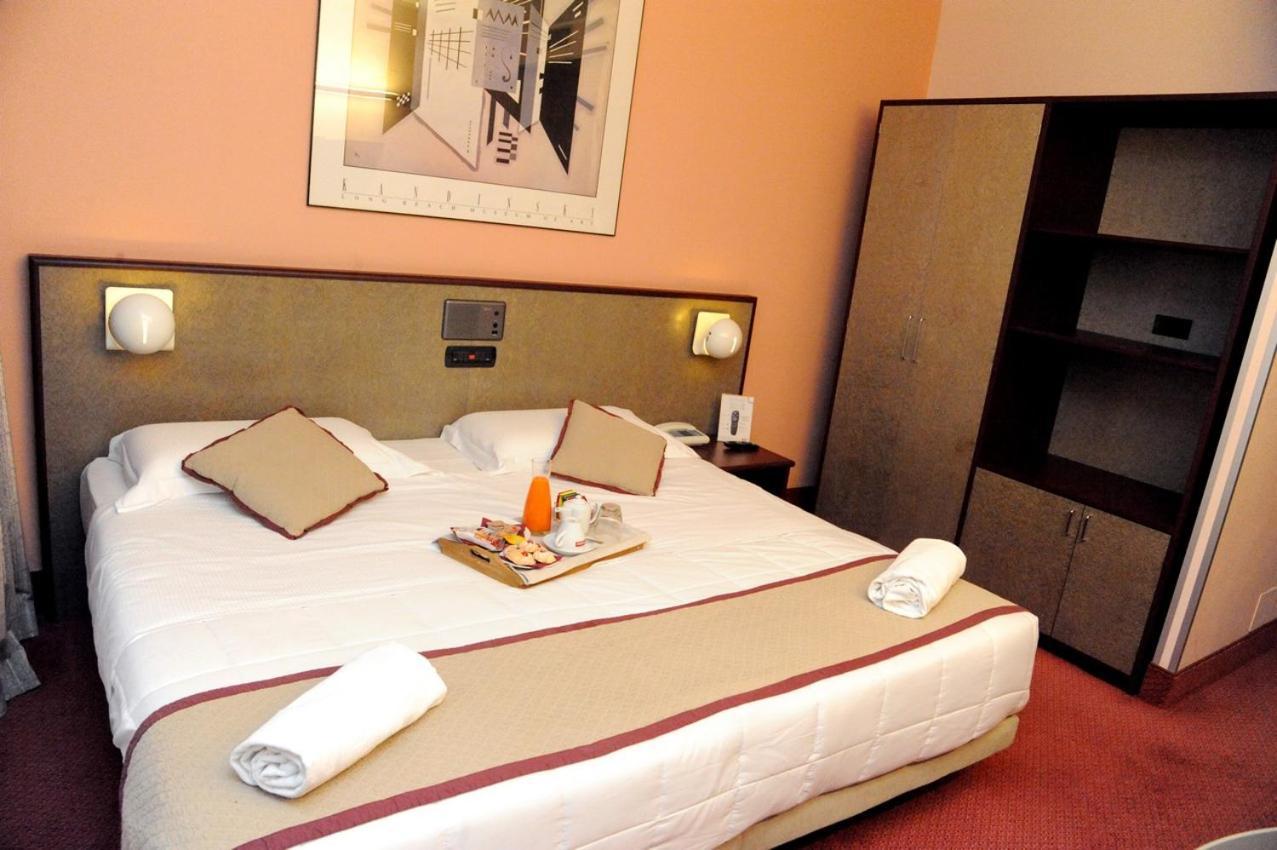Gotha Hotel Turin Airport Ciriè Esterno foto