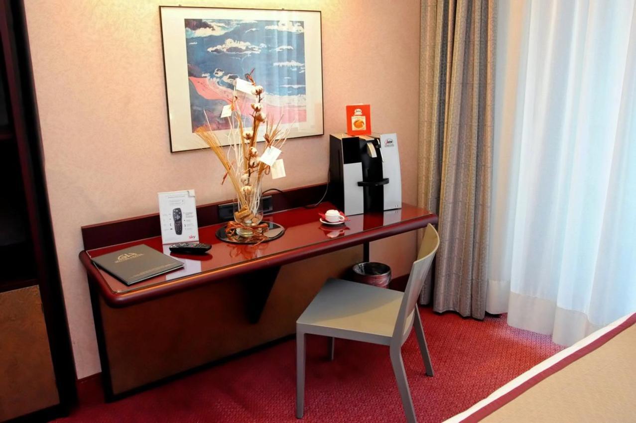 Gotha Hotel Turin Airport Ciriè Esterno foto